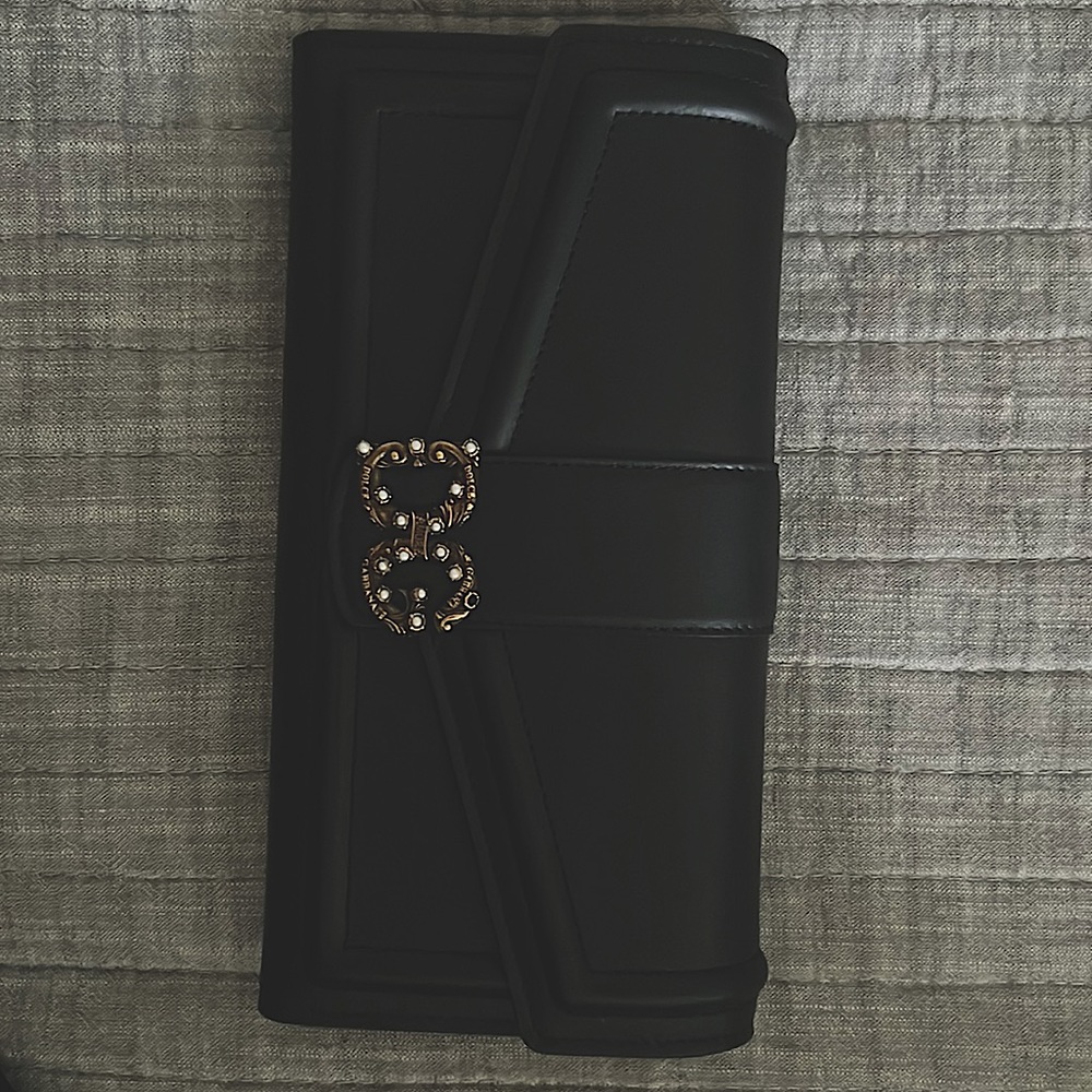 Dolce & Gabbana long wallet brand new with tags,  cards and dust bag.